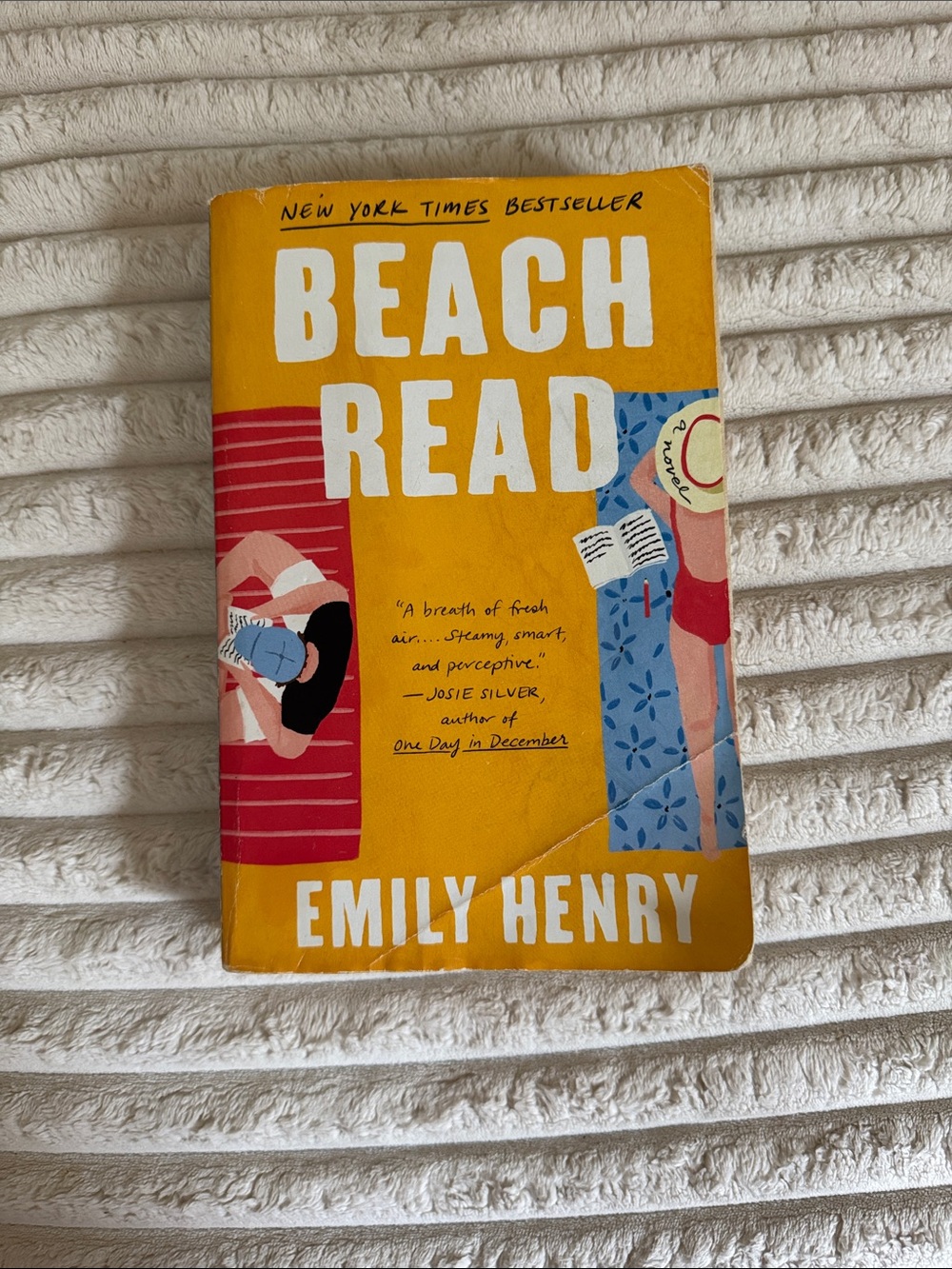 Beach Read by Emily Henry Paperback Book